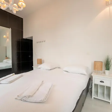 Apartment Centrally Located Charlemagne I By Interhome * Бланкенберге