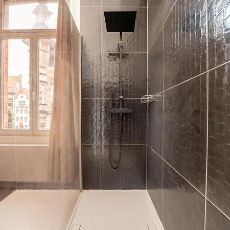Apartment Centrally Located Charlemagne I By Interhome شقة *